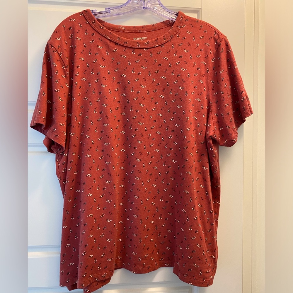 Old Navy t-shirt, size XL